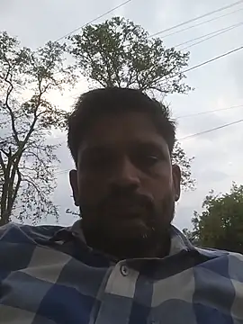 Desi Couple32 online show from June 8, 2026, 1:00 pm