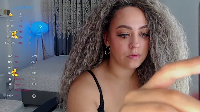  Just a queen 3 online show from November 11, 2025, 9:59 am