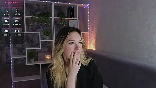 Snapshot of flawless_angell chatting on November 7, 2025, 11:41 pm flawless angell online show from November 7, 2025, 11:41 pm