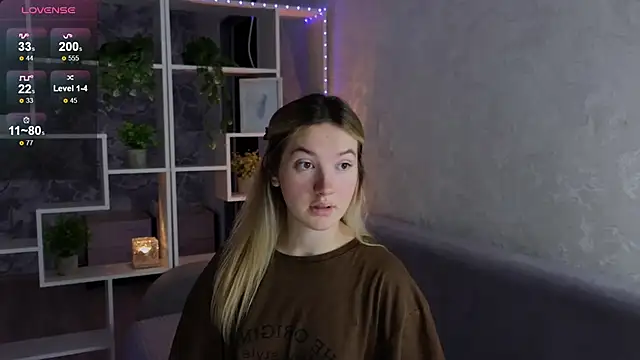 Snapshot of flawless_angell chatting on October 31, 2025, 2:02 pm flawless angell online show from October 31, 2025, 2:02 pm