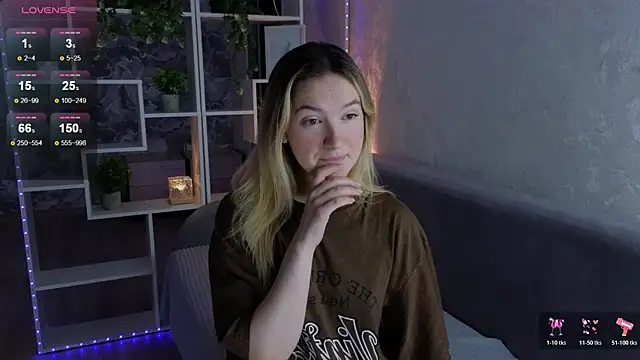 Snapshot of flawless_angell chatting on October 30, 2025, 7:44 pm flawless angell online show from October 30, 2025, 7:44 pm