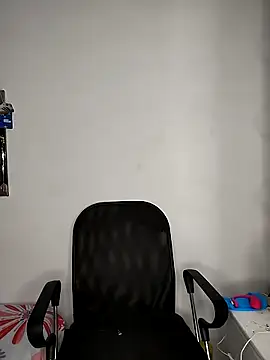 Demiansteven2 online show from April 21, 2026, 3:29 pm