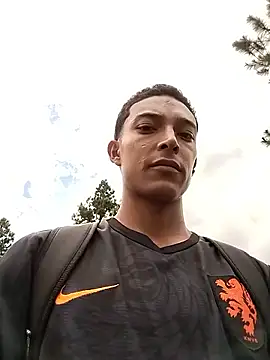 Demiansteven2 online show from April 17, 2026, 6:44 pm