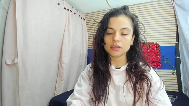 Snapshot of rosse_2504 chatting on May 19, 2026, 12:23 pm rosse 2504 online show from May 19, 2026, 12:23 pm
