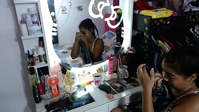 Snapshot of kiara_milf_ chatting on June 18, 2026, 6:24 pm kiara milf online show from June 18, 2026, 6:24 pm
