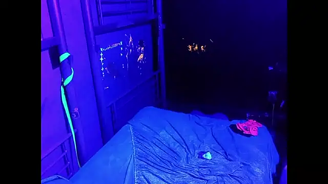 Snapshot of CommWhore chatting on December 12, 2024, 11:17 am CommWhore online show from December 12, 2024, 11:17 am