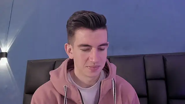 MikaelSlow online show from October 17, 2025, 3:54 am