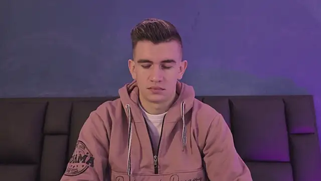 MikaelSlow online show from March 27, 2026, 3:37 am