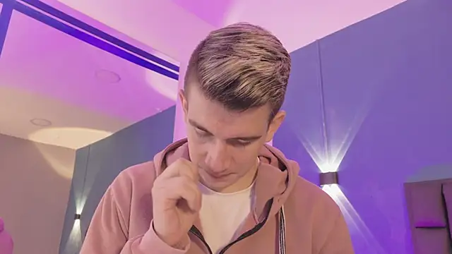 MikaelSlow online show from March 3, 2026, 3:46 am