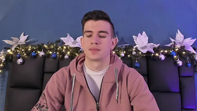 MikaelSlow online show from December 18, 2025, 4:06 am