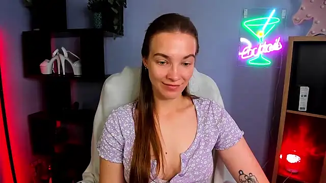 kenzie x online show from September 18, 2025, 6:38 am