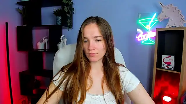 kenzie x online show from November 4, 2025, 7:34 am