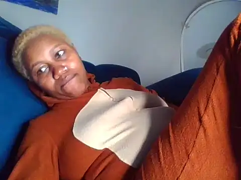 SquirtQueen222 online show from April 16, 2026, 5:41 am