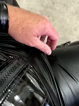 Snapshot of SexyLatexObject chatting on September 30, 2025, 1:17 pm SexyLatexObject online show from September 30, 2025, 1:17 pm