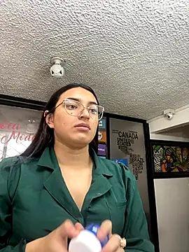 SophiaHilt0n online show from September 17, 2025, 12:18 pm