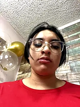 SophiaHilt0n online show from September 26, 2025, 12:56 pm