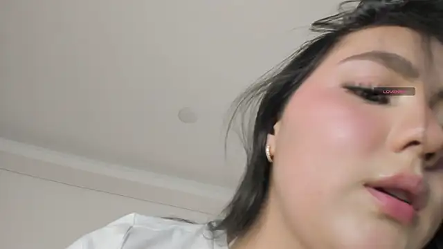 im alejandra  online show from February 27, 2026, 4:56 am