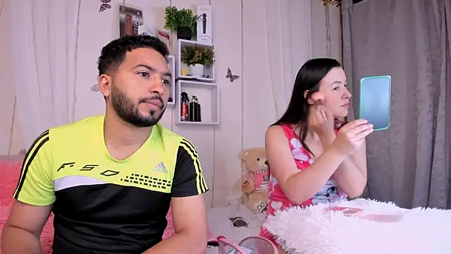 Idara and Edahi01 online show from March 22, 2025, 4:58 pm