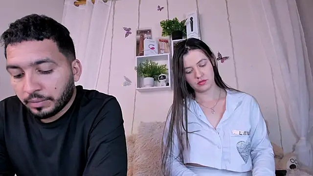 Idara and Edahi01 online show from March 21, 2025, 3:22 am