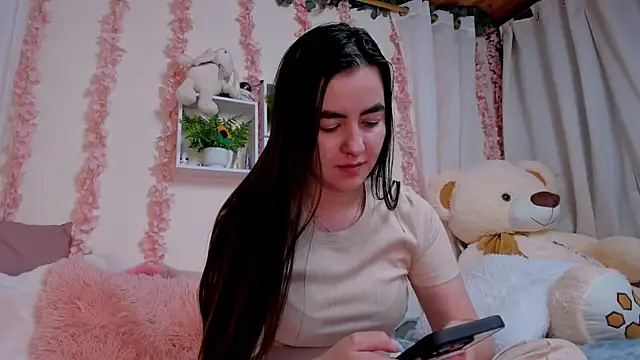 Idara and Edahi01 online show from October 9, 2025, 5:02 pm