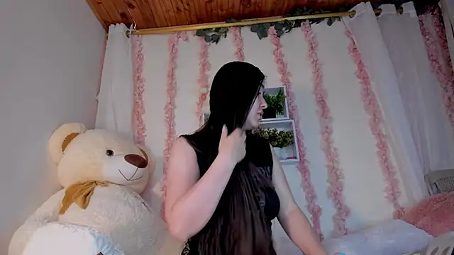 Idara and Edahi01 online show from September 28, 2025, 2:13 pm