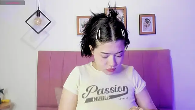 GENNESIS LOVE online show from November 11, 2025, 3:12 am