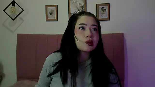 GENNESIS LOVE online show from November 5, 2025, 3:31 am