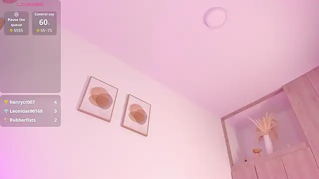 Mia 222 online show from February 5, 2026, 11:06 am