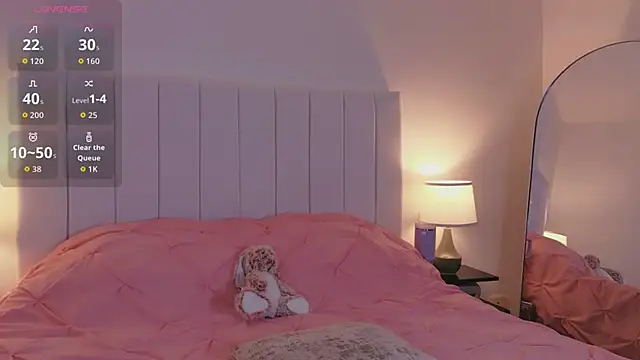 HannaClarrk  online show from June 1, 2026, 7:35 pm