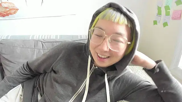 Snapshot of luxgray chatting on March 21, 2026, 8:57 pm luxgray online show from March 21, 2026, 8:57 pm