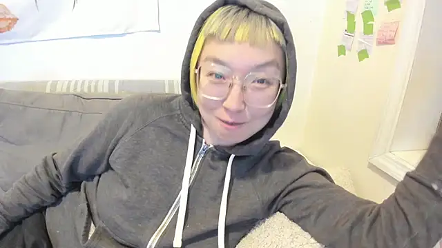 Snapshot of luxgray chatting on March 23, 2026, 12:22 am luxgray online show from March 23, 2026, 12:22 am