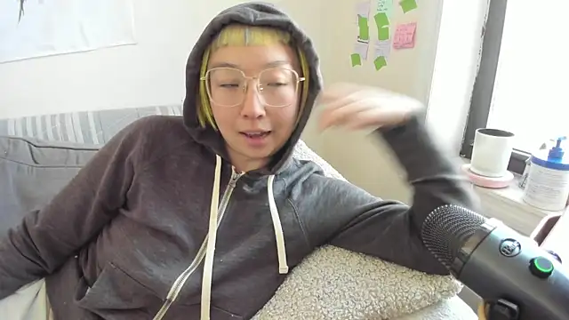 Snapshot of luxgray chatting on March 29, 2026, 4:19 pm luxgray online show from March 29, 2026, 4:19 pm