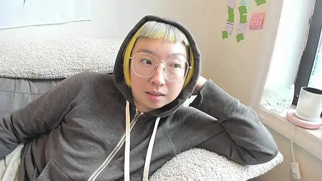 Snapshot of luxgray chatting on March 23, 2026, 6:41 pm luxgray online show from March 23, 2026, 6:41 pm