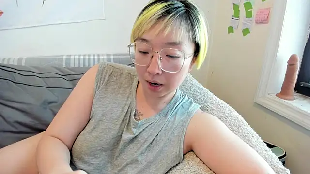 Snapshot of luxgray chatting on June 13, 2026, 8:40 pm luxgray online show from June 13, 2026, 8:40 pm