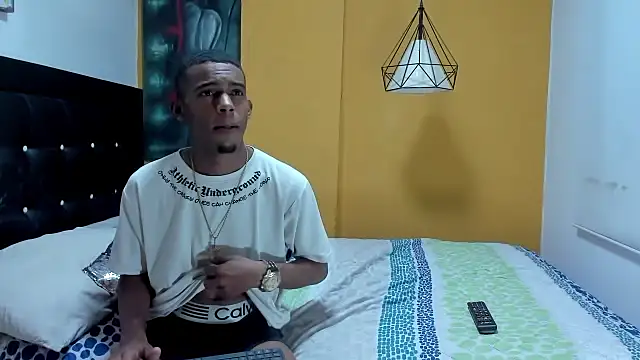 Snapshot of yordi_1010 chatting on December 4, 2025, 4:22 am yordi 1010 online show from December 4, 2025, 4:22 am