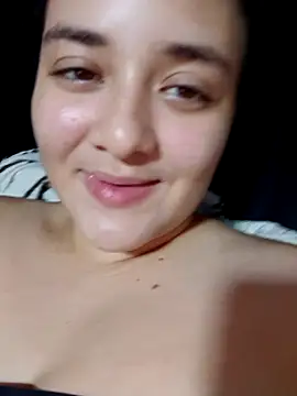 Liancy online show from November 12, 2025, 1:43 am