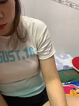 Snapshot of Baby-bigtits chatting on November 8, 2025, 2:26 am Baby-bigtits online show from November 8, 2025, 2:26 am