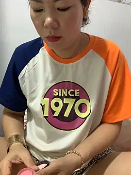 Snapshot of Baby-bigtits chatting on November 7, 2025, 12:04 am Baby-bigtits online show from November 7, 2025, 12:04 am