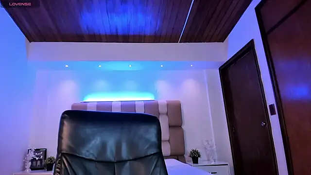 Snapshot of IsabellaaJoness chatting on March 18, 2025, 12:06 pm IsabellaaJoness online show from March 18, 2025, 12:06 pm