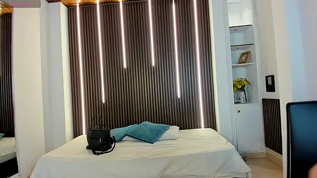 Snapshot of IsabellaaJoness chatting on September 9, 2025, 12:03 pm IsabellaaJoness online show from September 9, 2025, 12:03 pm