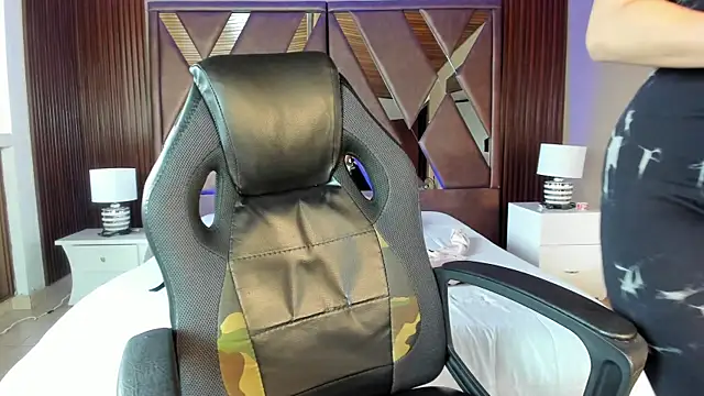 Snapshot of IsabellaaJoness chatting on September 18, 2025, 12:19 pm IsabellaaJoness online show from September 18, 2025, 12:19 pm