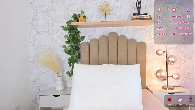 Snapshot of Roma__love chatting on October 25, 2025, 12:28 pm Roma love online show from October 25, 2025, 12:28 pm