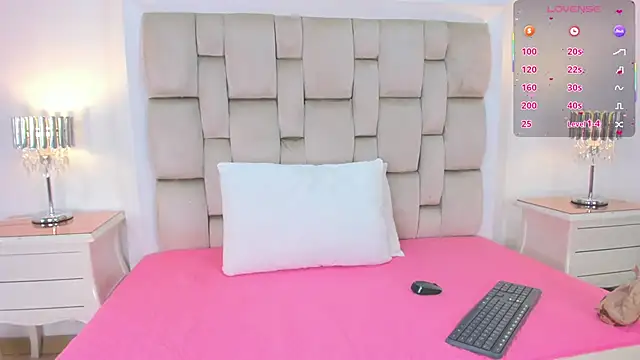 Snapshot of Roma__love chatting on November 13, 2025, 12:53 pm Roma love online show from November 13, 2025, 12:53 pm