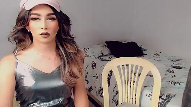 Snapshot of New_Dolls chatting on November 5, 2025, 4:15 am New Dolls online show from November 5, 2025, 4:15 am