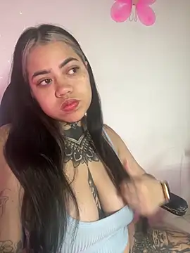 Snapshot of aliensexy chatting on January 31, 2026, 11:25 pm aliensexy online show from January 31, 2026, 11:25 pm