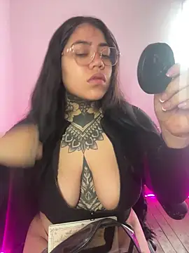 aliensexy online show from October 6, 2025, 5:24 pm