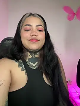 Snapshot of aliensexy chatting on February 3, 2026, 11:32 pm aliensexy online show from February 3, 2026, 11:32 pm