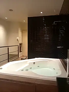 jmliimonsito online show from February 15, 2026, 1:28 am