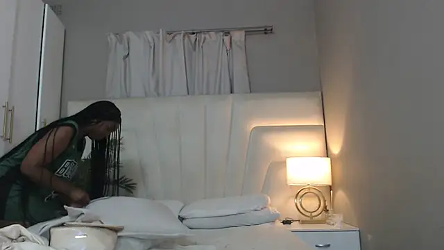 Snapshot of naughtyblackdolie chatting on October 25, 2025, 10:21 pm naughtyblackdolie online show from October 25, 2025, 10:21 pm