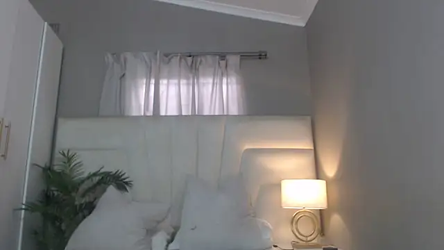 naughtyblackdolie online show from February 24, 2026, 5:52 am